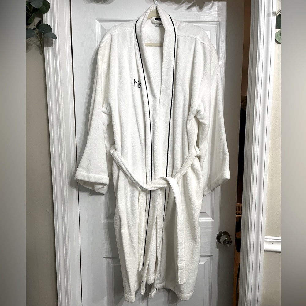 Hotel collection "his" Turkish cotton robe like new never worn *Fathers Day Gift